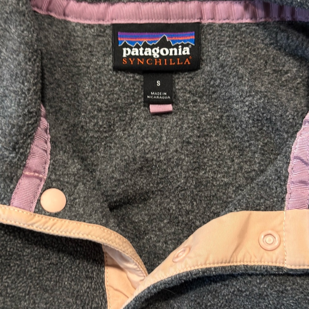 Patagonia Women's Gray and Cream Cowl Sweater - Picture 12 of 14
